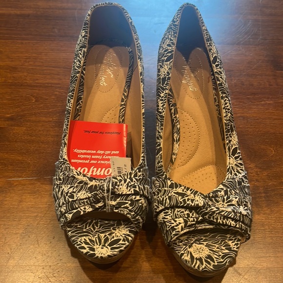 dexflex comfort wedge shoes